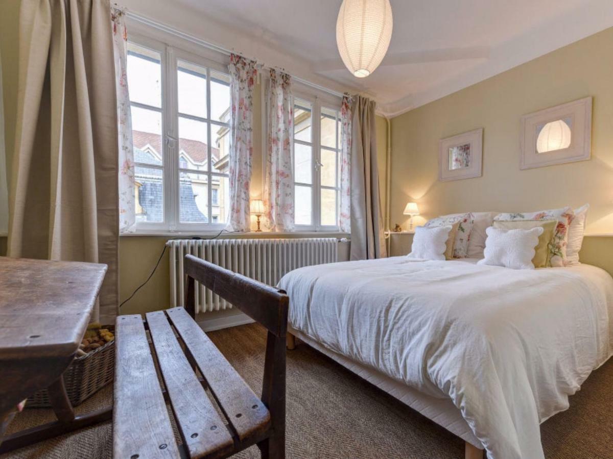 H-Bnb - Les Meubles Du 1 Bed and Breakfast Metz Rum bild