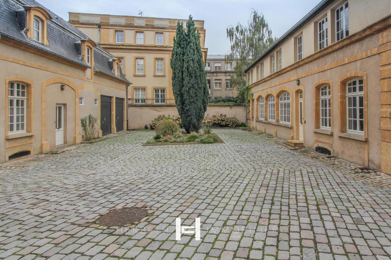 H-Bnb - Les Meubles Du 1 Bed and Breakfast Metz Exteriör bild