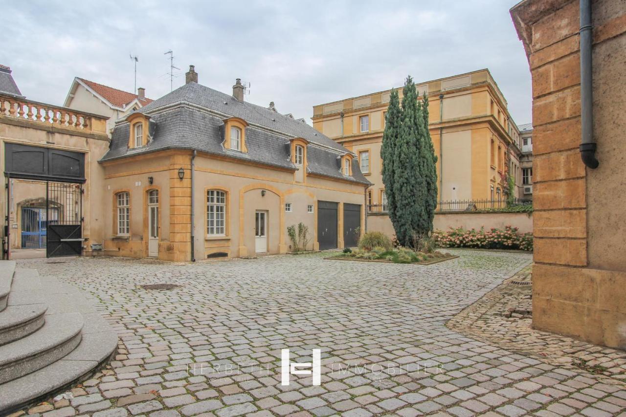 H-Bnb - Les Meubles Du 1 Bed and Breakfast Metz Exteriör bild